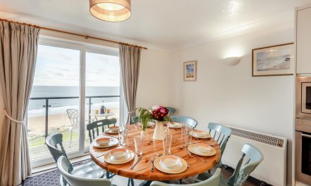 4 Bed in Putsborough 2