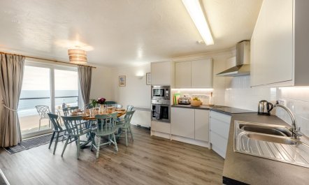 4 Bed in Putsborough 1