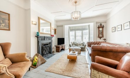 5 Bed in St. Leonards-on-Sea