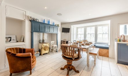 5 Bed in St. Leonards-on-Sea 7