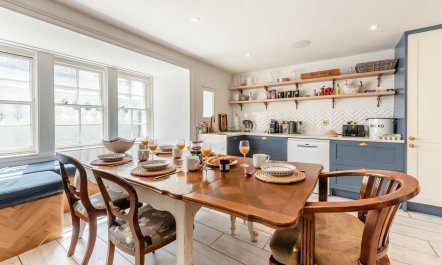 5 Bed in St. Leonards-on-Sea 1