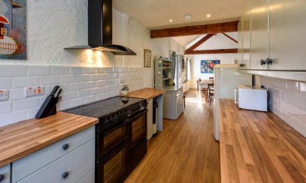 4 Bed in Pwllheli 9