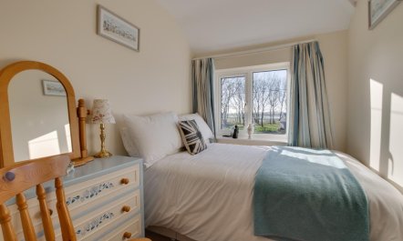 2 Bed in Aldeburgh 9