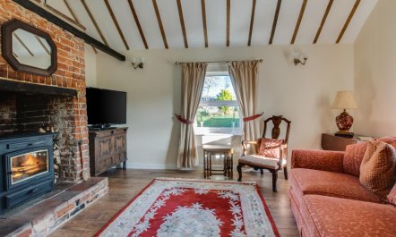 2 Bed in Aldeburgh 1