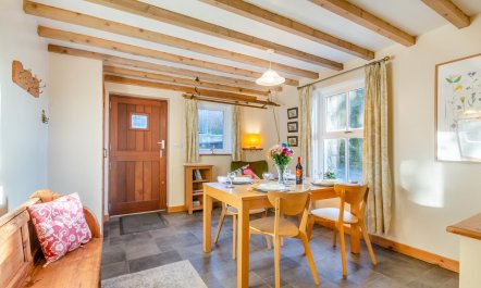 2 Bed in Penrhyndeudraeth 4