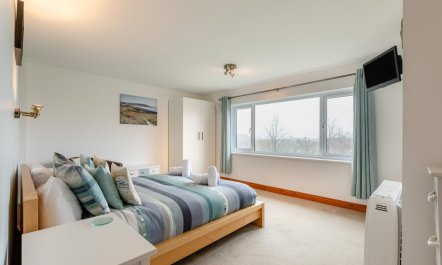 4 Bed in Croyde 8