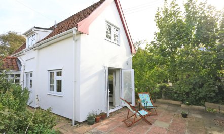 2 Bed in Sweffling 9