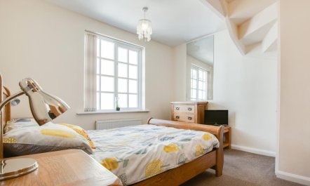 2 Bed in Whitby 8