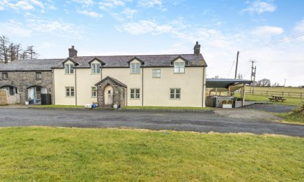 5 Bed in Devils Bridge