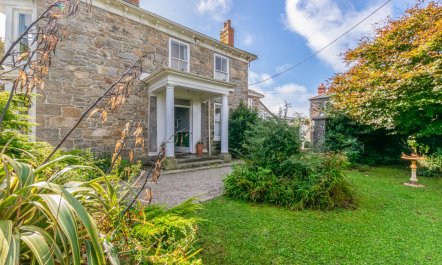 7 Bed in Mousehole 1