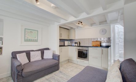 2 Bed in St Ives 2
