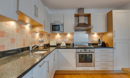 2 Bed in Porthleven 1