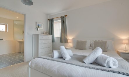 2 Bed in Porthleven 6