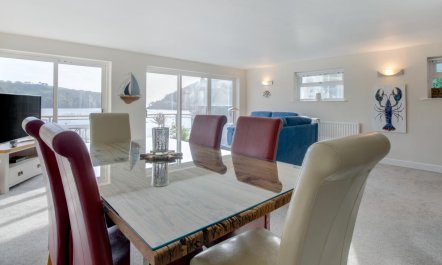 2 Bed in Dartmouth 2