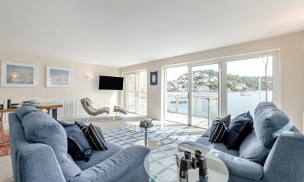 2 Bed in Dartmouth 1