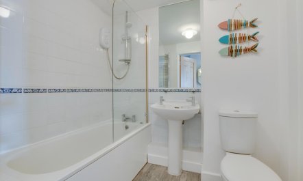 2 Bed in Dartmouth 7