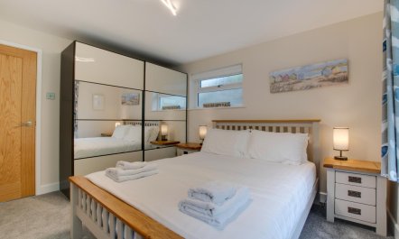 2 Bed in Dartmouth 4