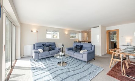 2 Bed in Dartmouth 5