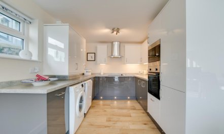 2 Bed in Dartmouth 6