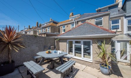 4 Bed in St Ives 1