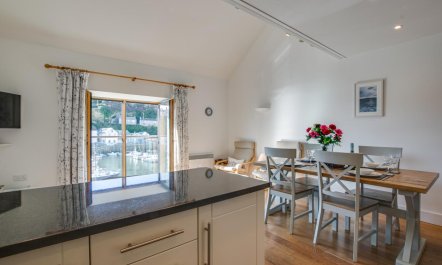 2 Bed in Porthleven 7