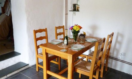 2 Bed in St Davids 8