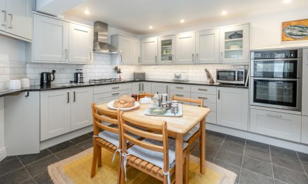 5 Bed in St Ives 1
