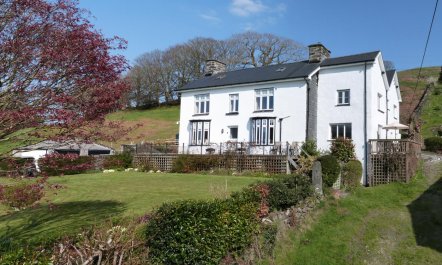 8 Bed in Machynlleth