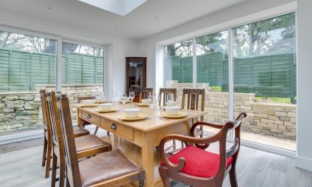 4 Bed in Harmans Cross 7