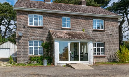 4 Bed in Harmans Cross