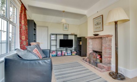 4 Bed in Harmans Cross 5