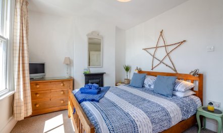 2 Bed in Beaumaris 7