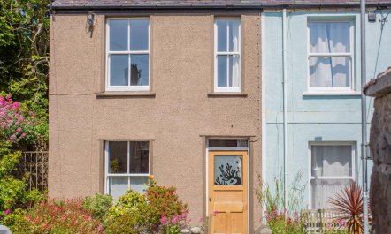 2 Bed in Beaumaris 1