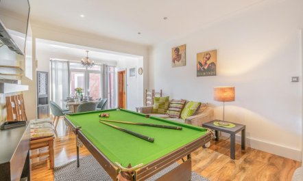 6 Bed in Scarborough 2