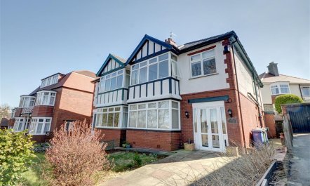 6 Bed in Scarborough