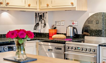 3 Bed in Staithes 2