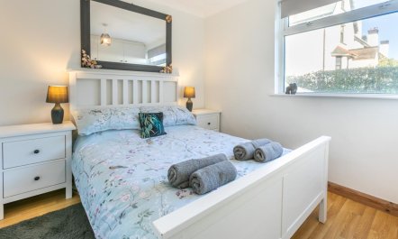 2 Bed in Mullion 9