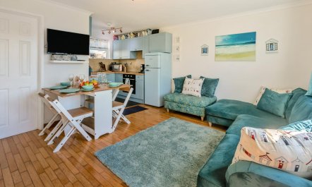 2 Bed in Mullion 6