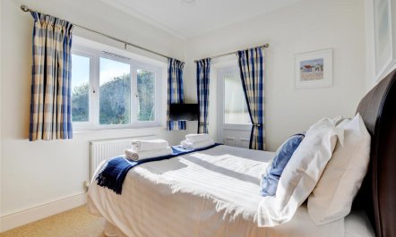 1 Bed in Looe 6