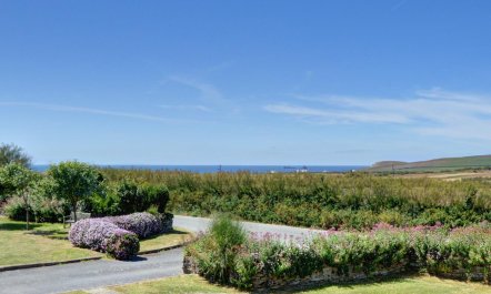 2 Bed in Padstow 3