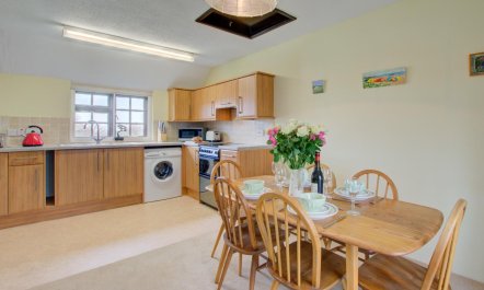 2 Bed in Padstow 4