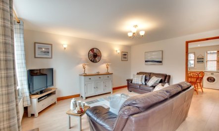 3 Bed in Whitby 6