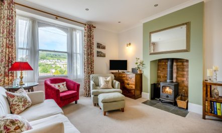 4 Bed in Braunton 1