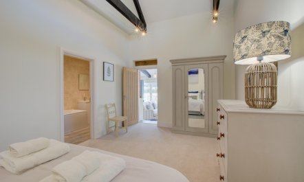 3 Bed in Edgefield 7