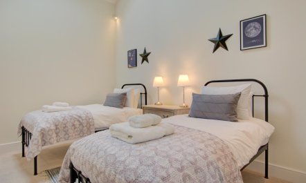 3 Bed in Edgefield 5