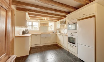 7 Bed in Ilketshall St Andrew 4