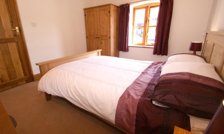 1 Bed in Nr Brampton 6