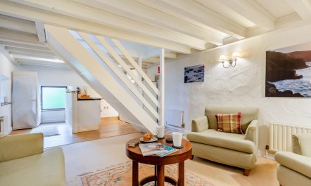 2 Bed in Porkellis 1