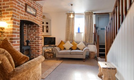 2 Bed in Montgomery 2