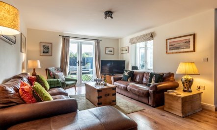 3 Bed in Eastbridge 1